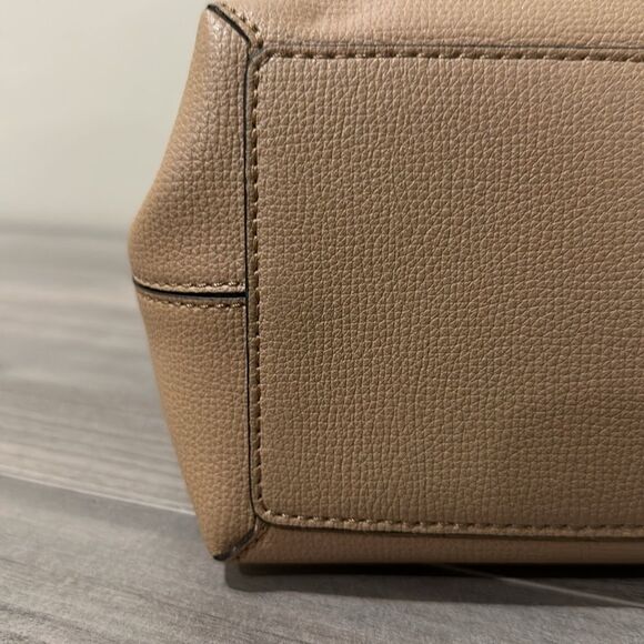 BURBERRY Haymarket Colours Check Medium Tote - Picture 10 of 13